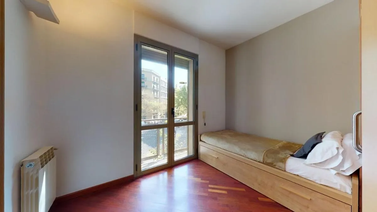 Modern And Bright Three-Bedroom In Eixample Barcelona Spanyolország