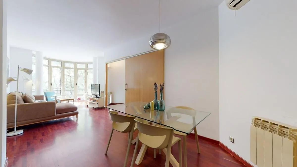 Apartman Modern And Bright Three-Bedroom In Eixample Barcelona
