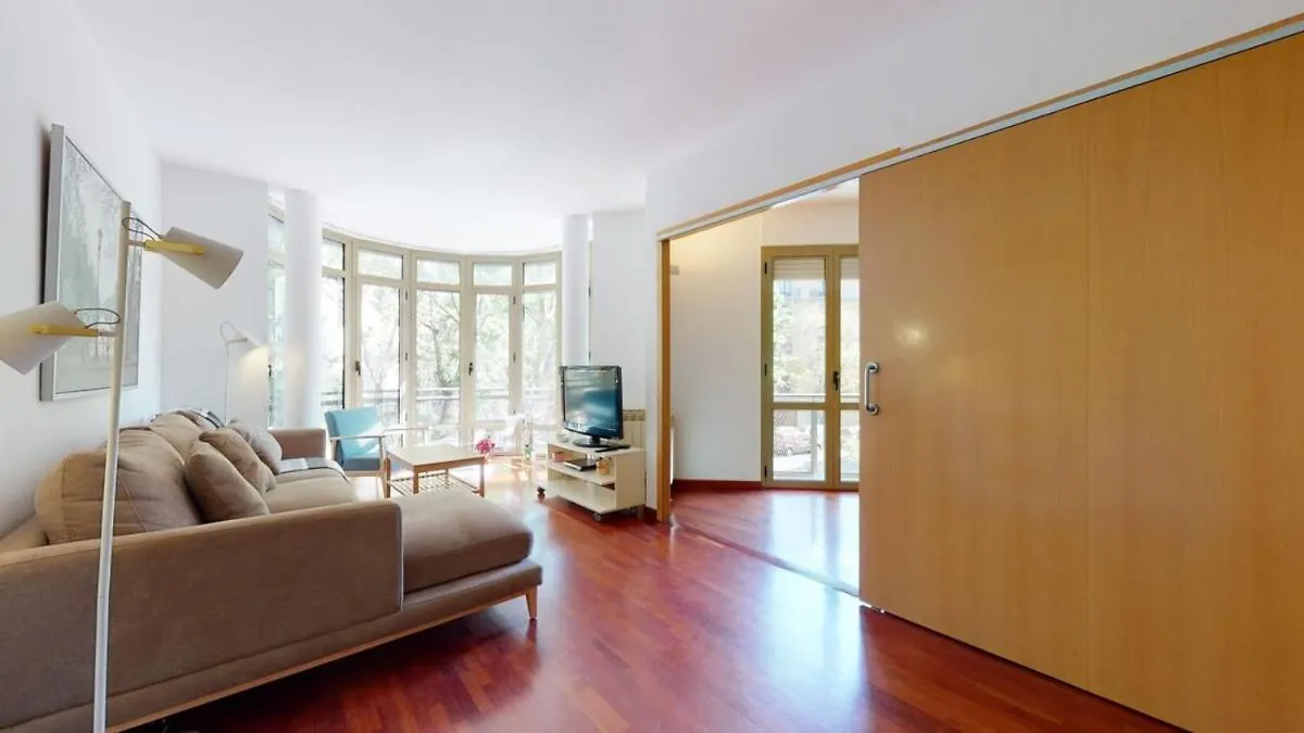 Modern And Bright Three-Bedroom In Eixample Barcelona 0*,  Spanyolország