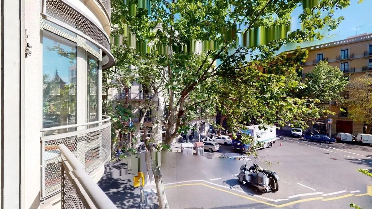 Modern And Bright Three-Bedroom In Eixample Barcelona Apartman