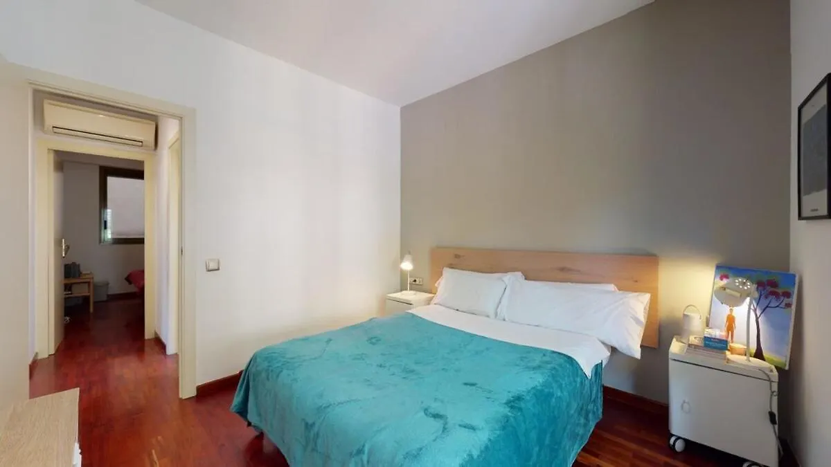 Modern And Bright Three-Bedroom In Eixample Barcelona Apartment